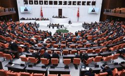 16,3 Milyon Emekliye Nakit Jest: TBMM Sonrası “4 Maaş” ödeme