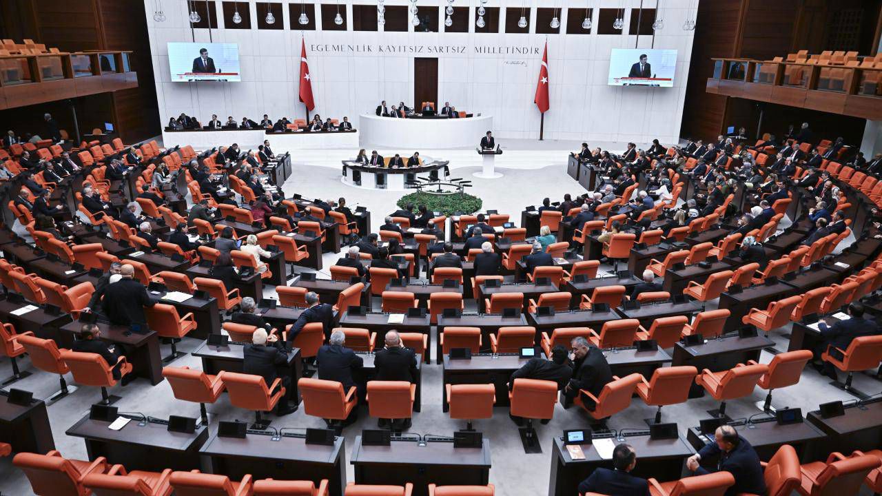 16,3 Milyon Emekliye Nakit Jest: TBMM Sonrası “4 Maaş” ödeme